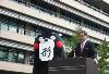 仕事始め式で知事訓示を行う蒲島知事