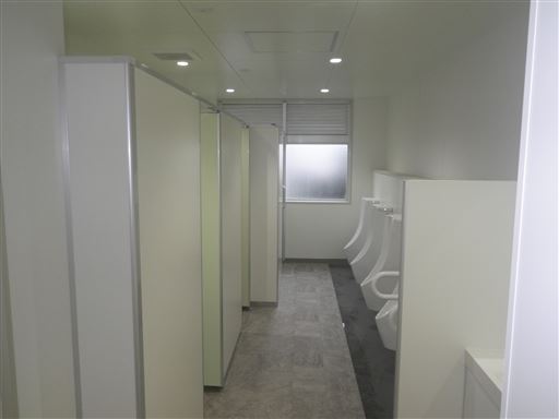湿式から乾式に改修したトイレ内部の画像