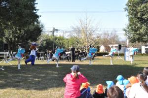 大王原公園仮設団地での演奏の写真