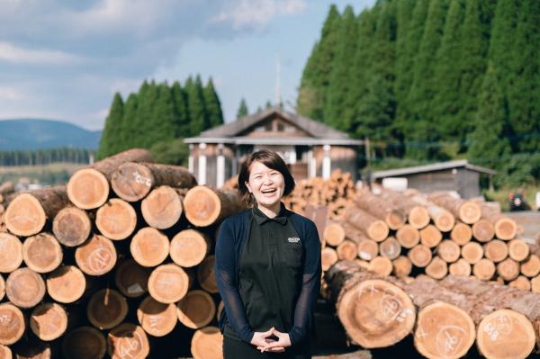 小国町森林組合の入交さんの写真