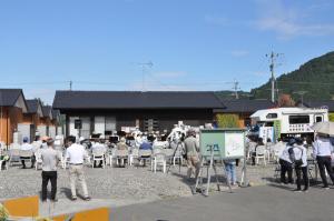 女島ゆめもやい緑地仮設団地での演奏