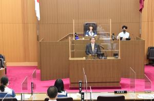 高校生県議会の様子