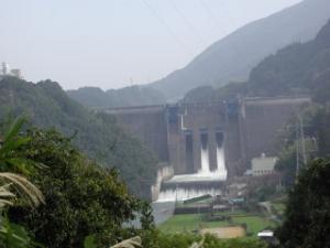 緑川ダム及び緑川第一発電所の写真です。