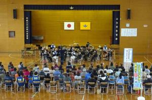 山江村体育館演奏の写真