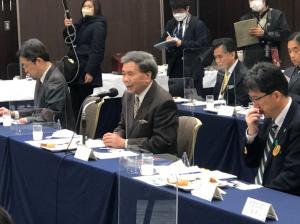 会議で知事が発現されている様子