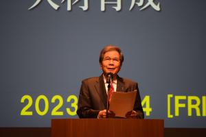 知事挨拶の様子（近景）