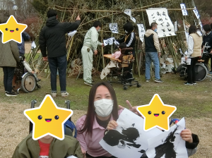 こどもたちとどんどやに参加した様子