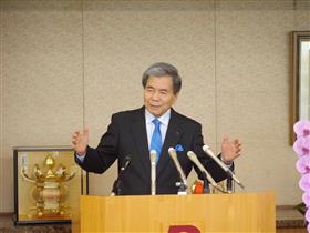 知事写真(2)