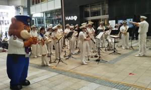 第74回社会を明るくする運動での音楽隊演奏の写真