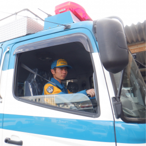 車両を運転している様子