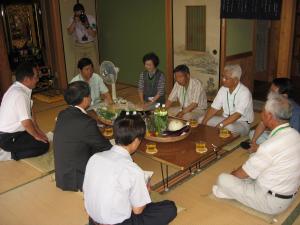知事と参加者の意見交換の写真2
