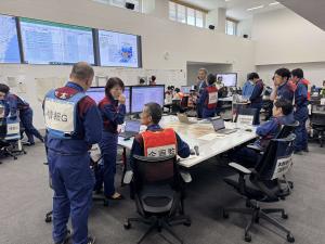 県庁防災センターでの豪雨対応訓練の様子