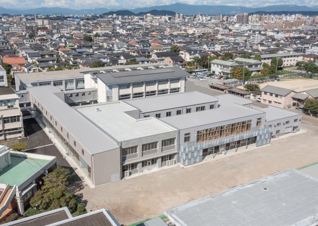 熊本工業高校の上空からの外観写真