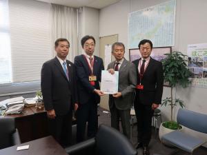 富山官房審議官