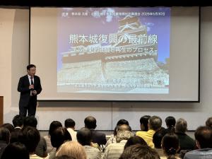復興調査で明らかになった熊本城の新たな魅力を語る千田氏