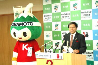 蒲島知事とASO坊健太くんの写真