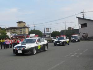 街頭指導車両の出発状況