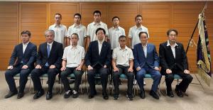 九州学院中学校剣道部が知事を表敬訪問
