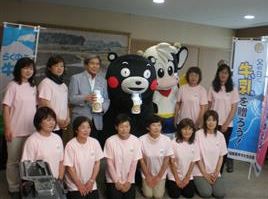「ちちの日に牛乳（ちち）を贈ろう！」キャンペーン牛乳贈呈式（熊本県庁） の画像2