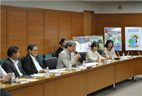 地下水と土を育む農業推進県民会議であいさつする蒲島知事の写真