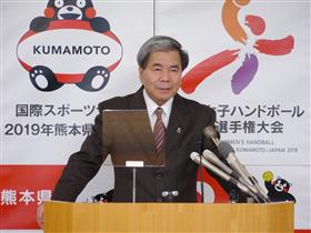 320会見3