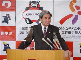 320会見4