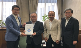 岡本財務省事務次官と
