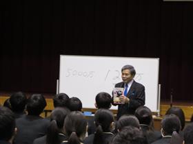 講話の様子(2)