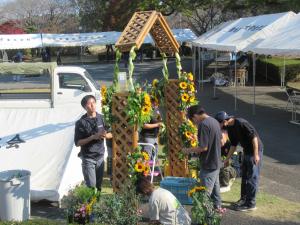 黒石原祭でのアレンジメント作品の制作