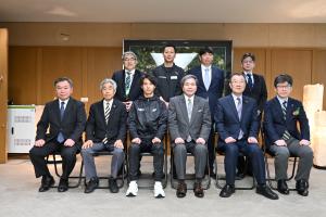 パリ2024オリンピック男子マラソン日本代表赤崎暁選手による知事表敬