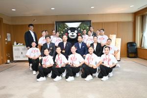 2024 icu世界ジュニアチアリーディング選手権大会優勝のkcpkの選手たちとの記念撮影