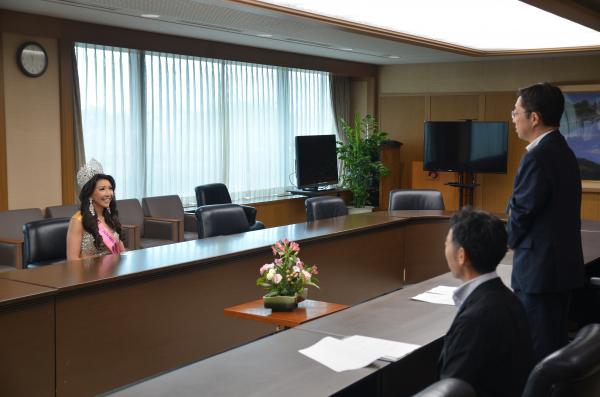 知事写真2