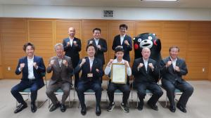 第6回ジュニア・チャンピオンズリーグで優勝した古閑大和選手による知事表敬