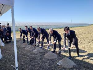 鍬入れ式のようす