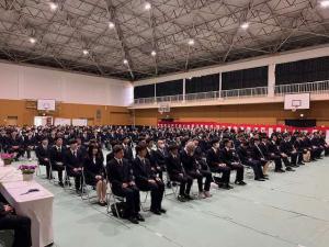 入学式に臨む新入生、研究科生、研修生
