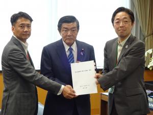 伊東地方創生担当大臣