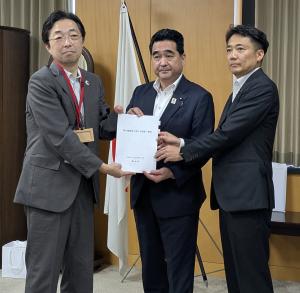 坂井大臣