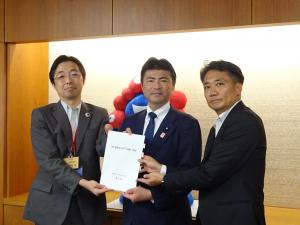 古賀経済産業副大臣