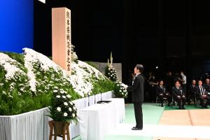 式辞を述べる木村知事