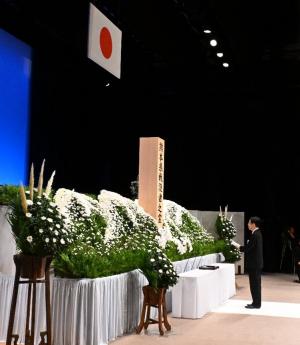 式辞を述べる木村知事