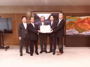 研究連携協定締結式・集合写真