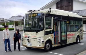 自動運転バスの実証実験の視察