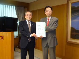 竹崎会長・木村知事　要望書手交